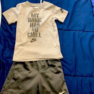 Toddler 2 piece nike set